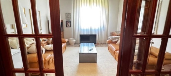 Apartamento de 4 habitaciónes en Prato, Italy No. 50868 2