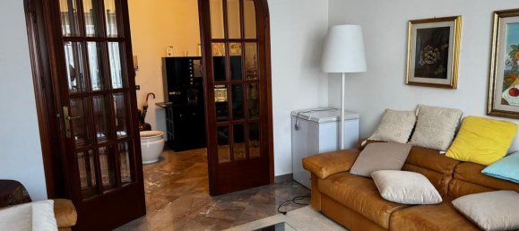 Apartamento de 4 habitaciónes en Prato, Italy No. 50868 3