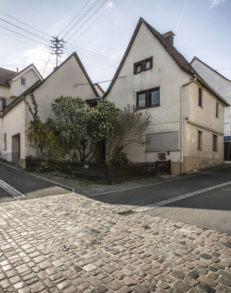 Casa de 4 dormitorios en Wiesbaden, Germany No. 220432