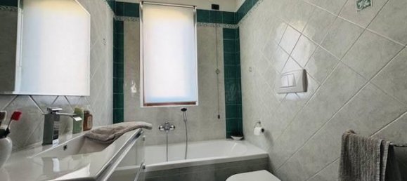 4 rooms Apartment in Faloppio, Italy No. 38911 11