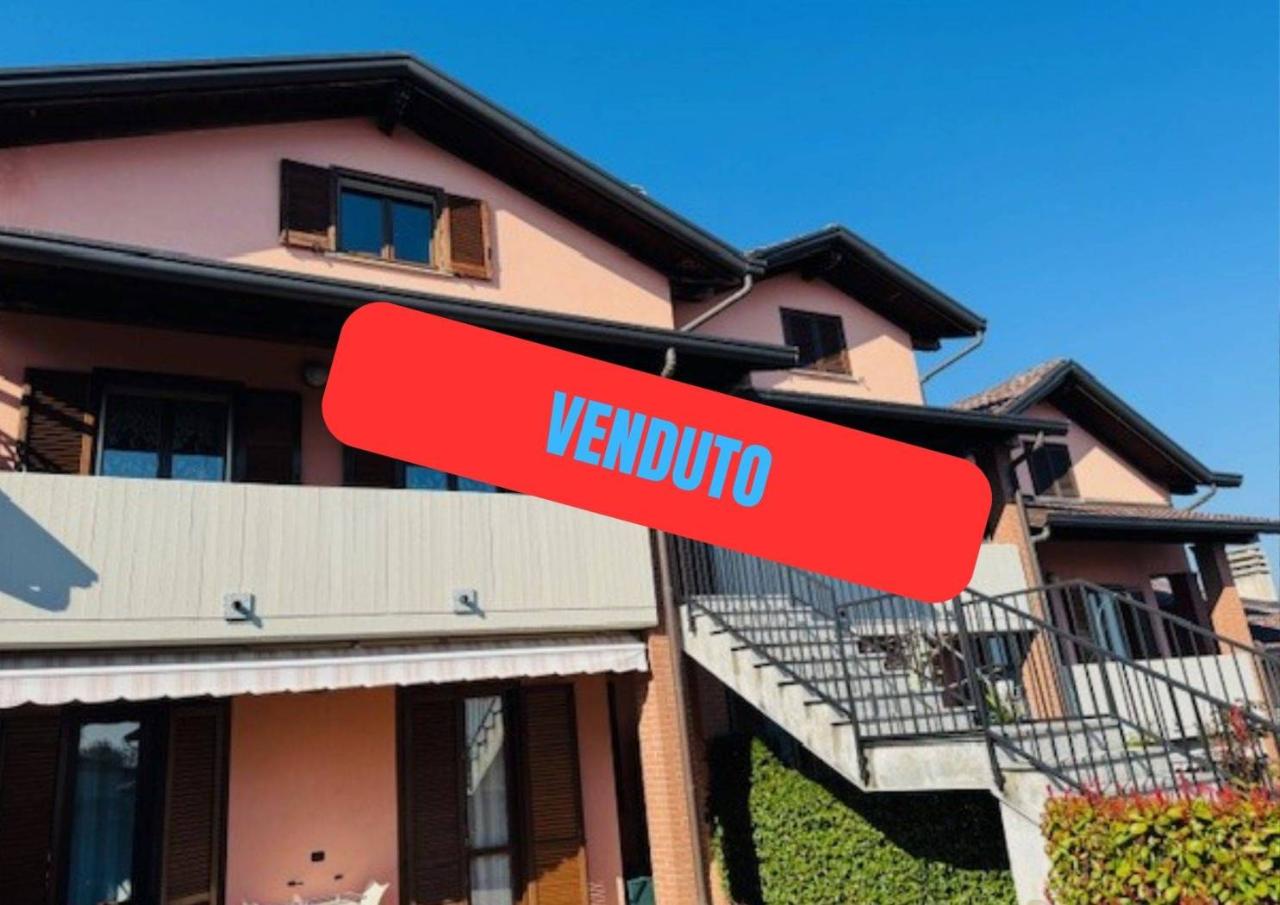 4 rooms Apartment in Faloppio, Italy No. 38911