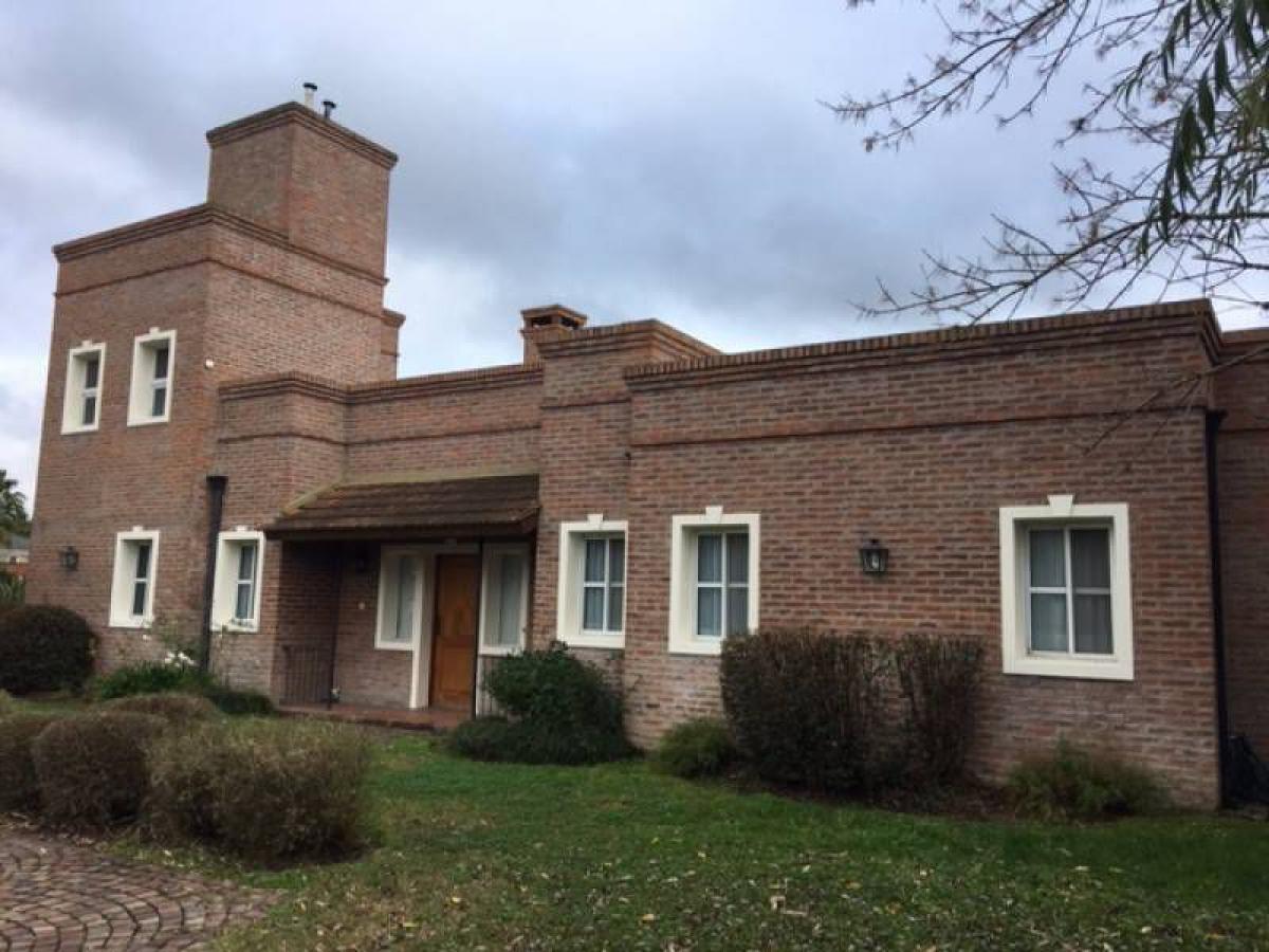 4 bedrooms House in Pilar, Argentina No. 61254