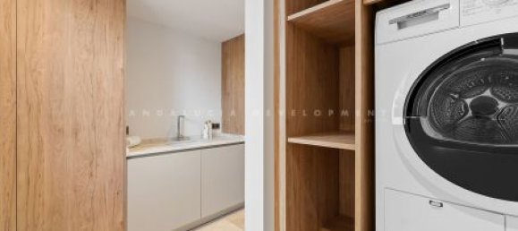 5 bedrooms Villa in Marbella, Spain No. 122953 7