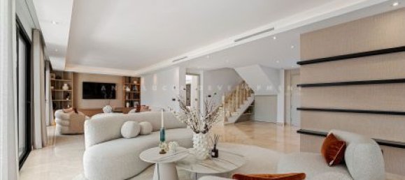 5 bedrooms Villa in Marbella, Spain No. 122953 8