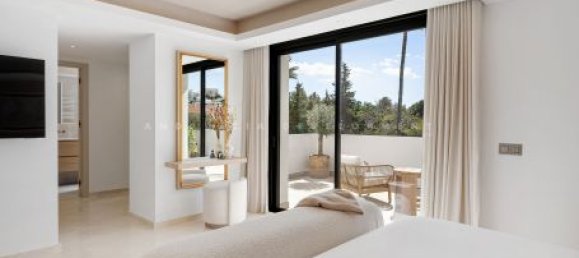 5 bedrooms Villa in Marbella, Spain No. 122953 11