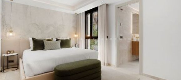 5 bedrooms Villa in Marbella, Spain No. 122953 14