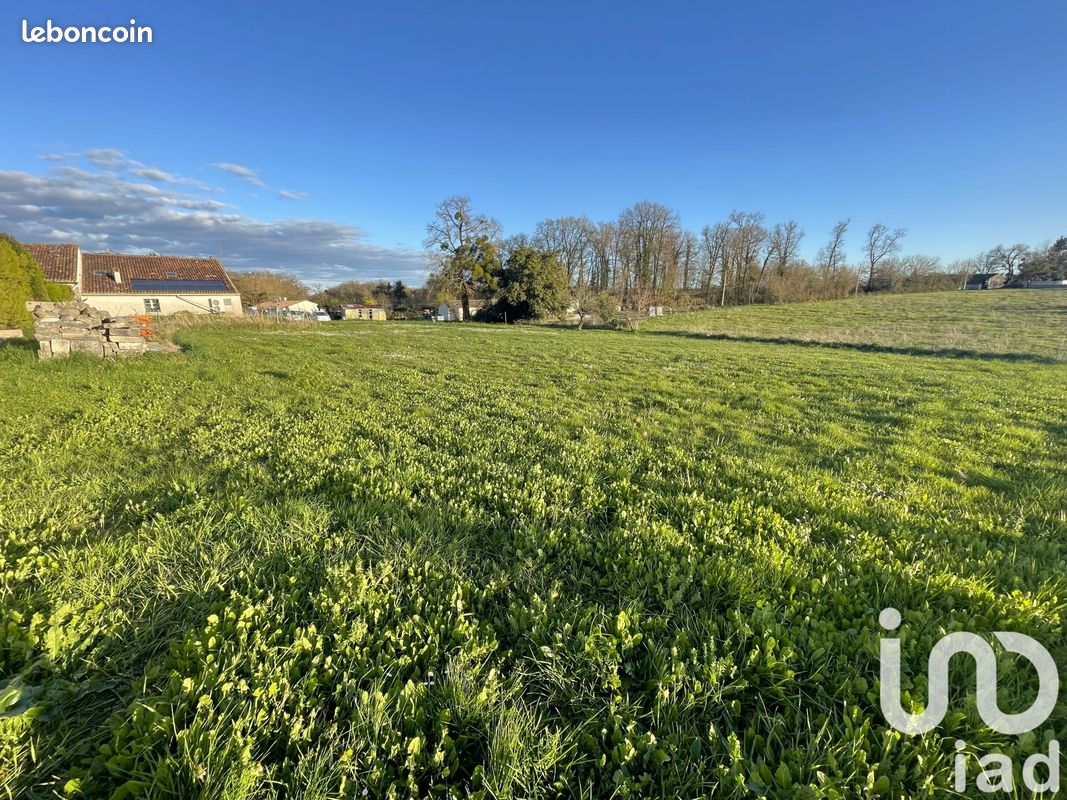 Terreno em Saint-Sulpice-d'Arnoult, France 600 m² N.º 114404