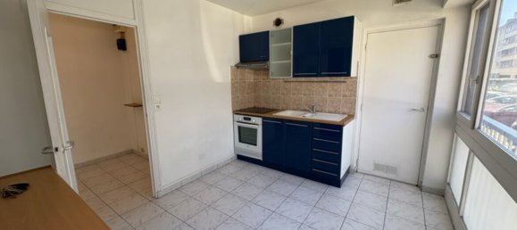 Studio in Reims, France No. 220035 8