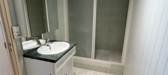 Studio in Reims, France No. 220035 11