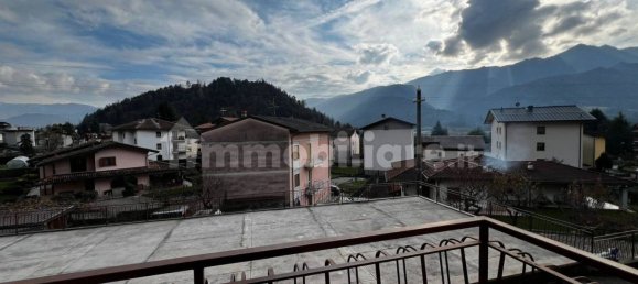 2 bedrooms House in Clusone, Italy No. 97929 4