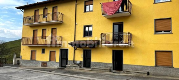 2 bedrooms House in Clusone, Italy No. 97929 16