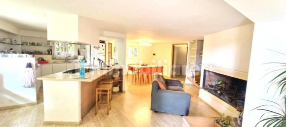 Вилла с 5 спальнями в Латина, Италия № 304601 5