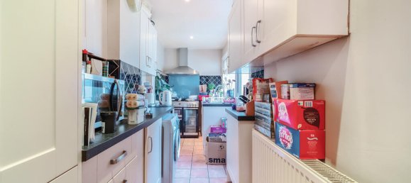 3 bedrooms House in London, United Kingdom No. 12184 12