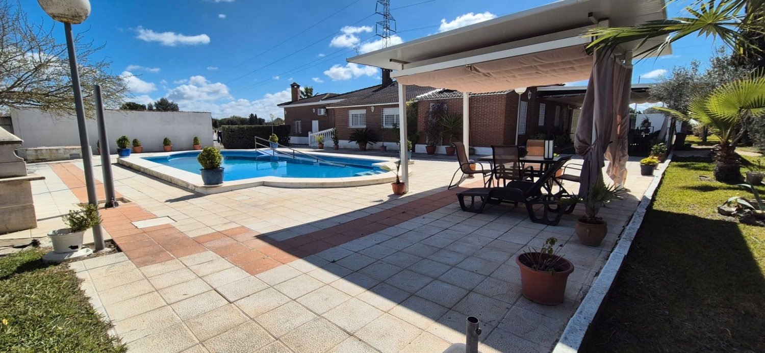 5 bedrooms House in Badajoz, Spain No. 186780