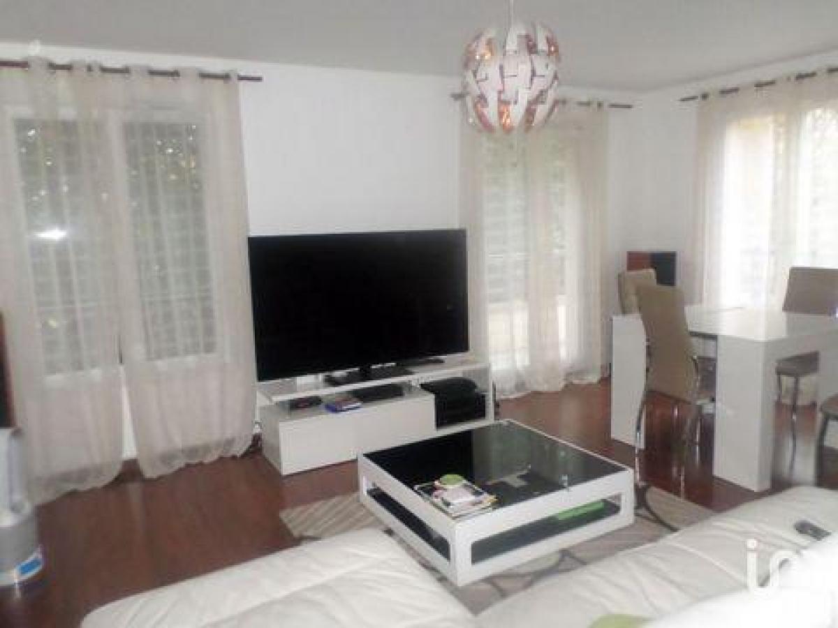 Condominio de 2 dormitorios en Villepinte, France No. 35807