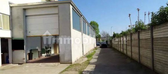 Склад с 5 комнатами в Галларате, Италия № 179733 2