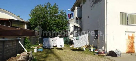 Склад с 5 комнатами в Галларате, Италия № 179733 3