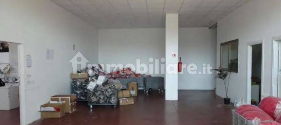 Склад с 5 комнатами в Галларате, Италия № 179733 9