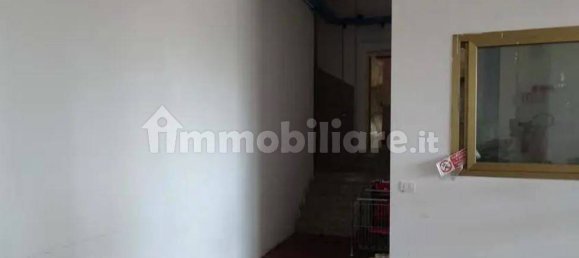 Склад с 5 комнатами в Галларате, Италия № 179733 10