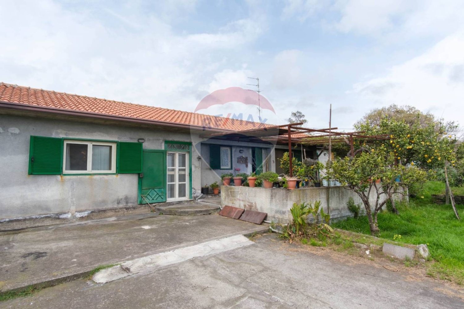 Villa T4 em Viagrande, Italy N.º 233979