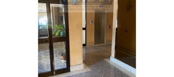 4 rooms Apartment in Rome, Italy No. 38674 10