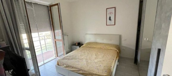 2-salle Appartement à Massa, Italy No. 216050 3