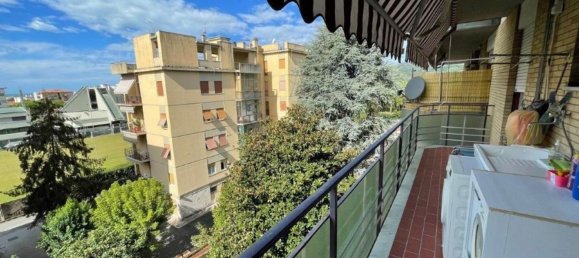 2-salle Appartement à Massa, Italy No. 216050 5