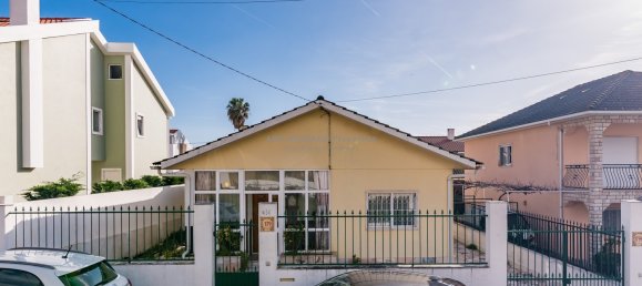 3 bedrooms Villa in Cascais, Portugal No. 104129 5