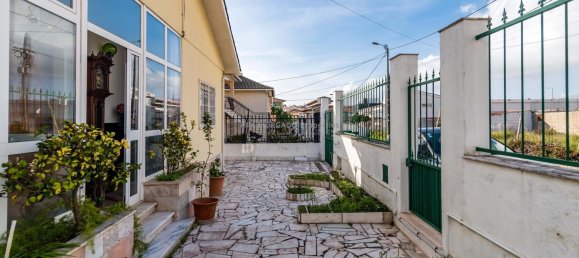 3 bedrooms Villa in Cascais, Portugal No. 104129 40