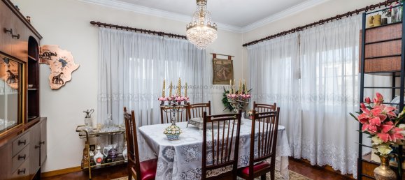 3 bedrooms Villa in Cascais, Portugal No. 104129 11