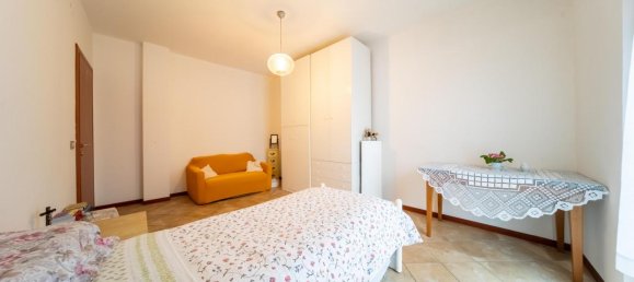 3 rooms Apartment in Parma, Italy No. 28320 18