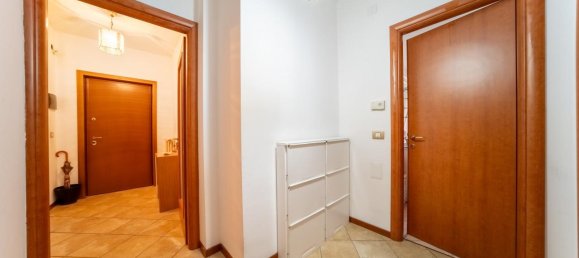 3 rooms Apartment in Parma, Italy No. 28320 20