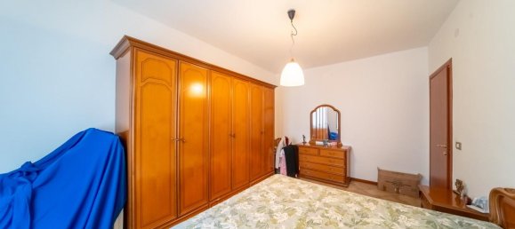 3 rooms Apartment in Parma, Italy No. 28320 15