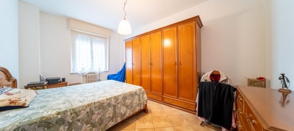 3 rooms Apartment in Parma, Italy No. 28320 14