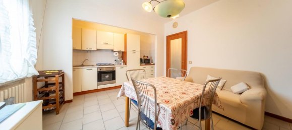 3 rooms Apartment in Parma, Italy No. 28320 10