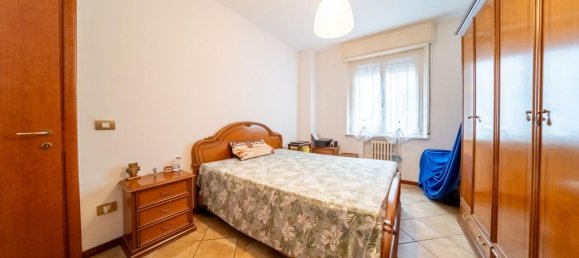 3 rooms Apartment in Parma, Italy No. 28320 13