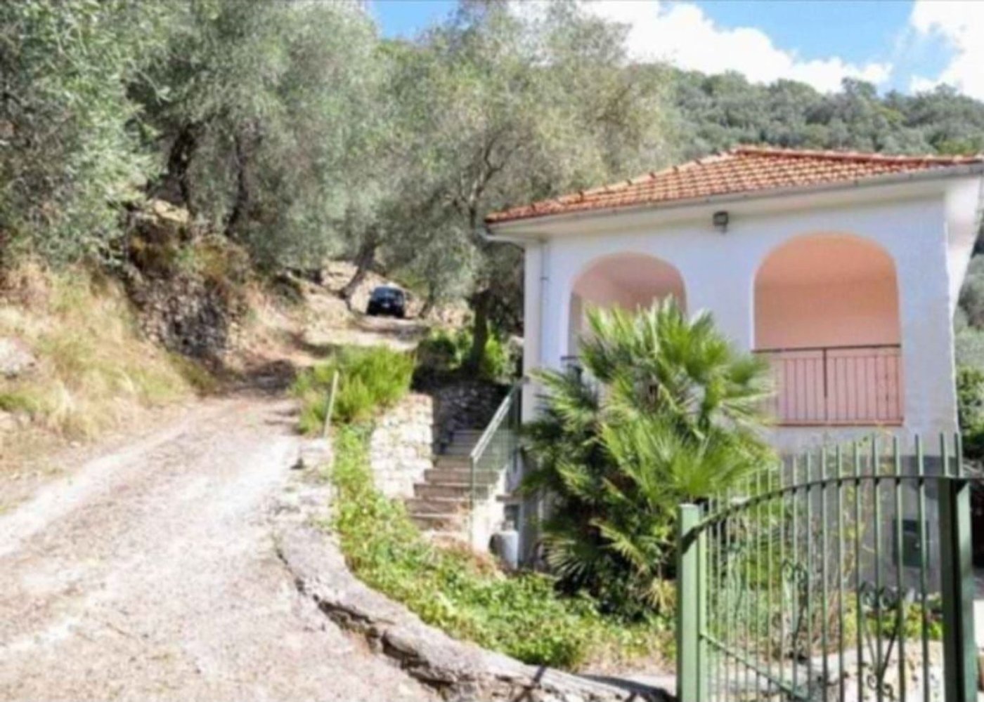 5 rooms House in Imperia, Italy No. 286609