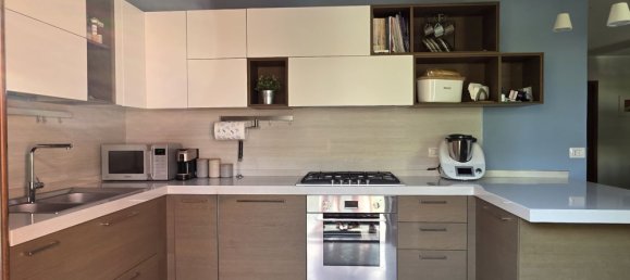 4 bedrooms Apartment in Macerata, Italy No. 338465 6