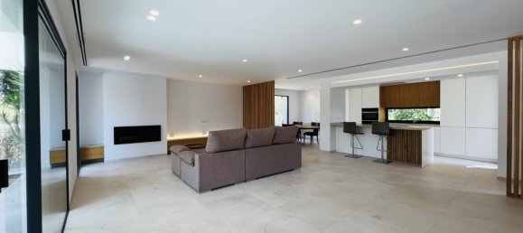 4 bedrooms Villa in Santa Ponsa, Spain No. 14647 2