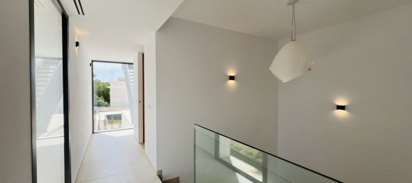 4 bedrooms Villa in Santa Ponsa, Spain No. 14647 10