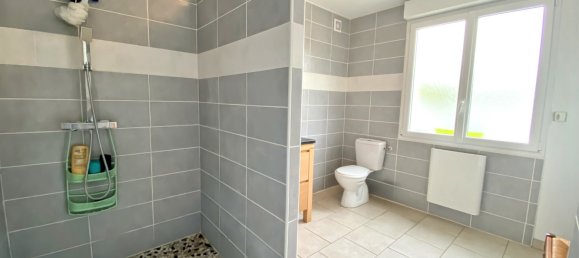 3 bedrooms House in Soissons, France No. 252186 4