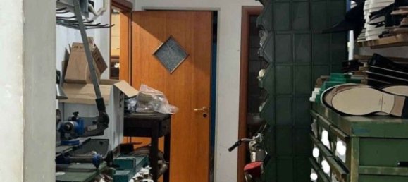 1440m² Warehouse in Casandrino, Italy No. 374641 14