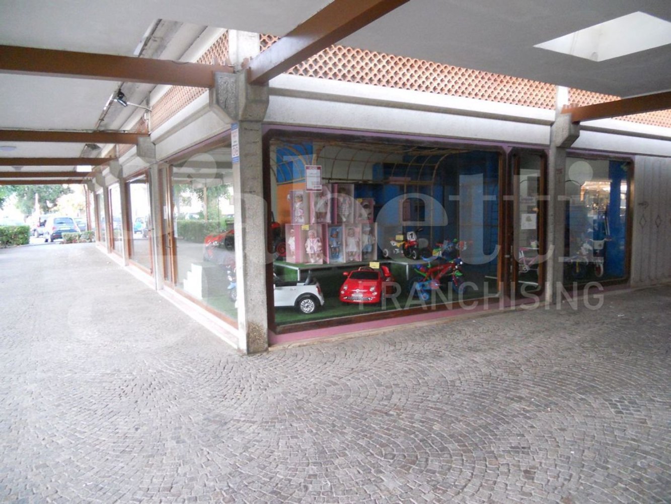 45m² Commercial property in Sessa Aurunca, Italy No. 301691