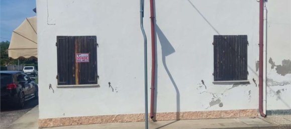 5 rooms Apartment in Ferrara, Italy No. 88392 6