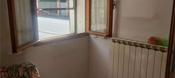 5 rooms Apartment in Ferrara, Italy No. 88392 3
