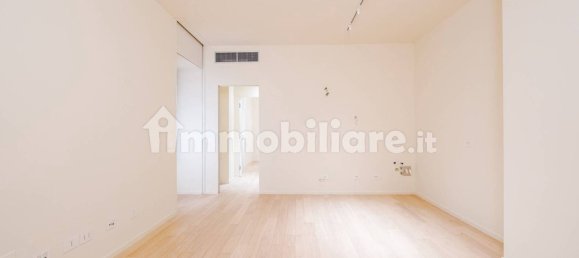 1 bedroom Apartment in Milan, Italy No. 374065 6