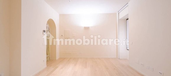 1 bedroom Apartment in Milan, Italy No. 374065 9