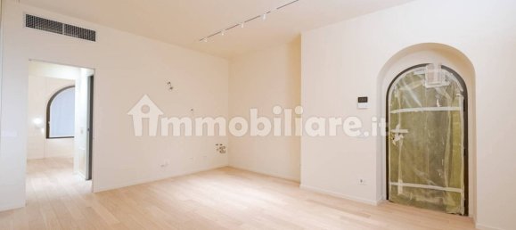 1 bedroom Apartment in Milan, Italy No. 374065 7