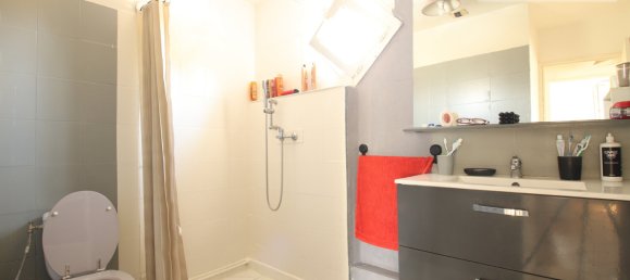 3 bedrooms House in Lormont, France No. 358037 5