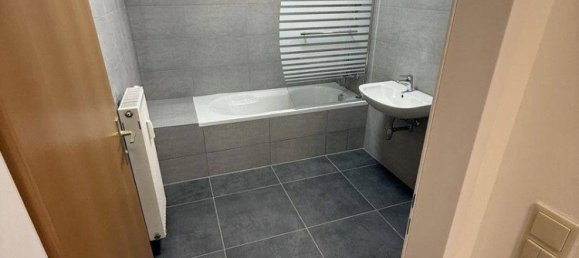 Apartamento de 2 dormitorios en Schwechat, Austria No. 227979 27